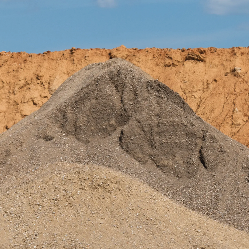 Découvrez les matériaux recyclés et revalorisés dans nos carrières AV2M Recyclage dans la région PACA.